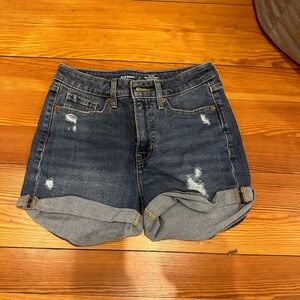 Old Navy size 4 high-rise OG straight shorts with secret-smooth pockets.